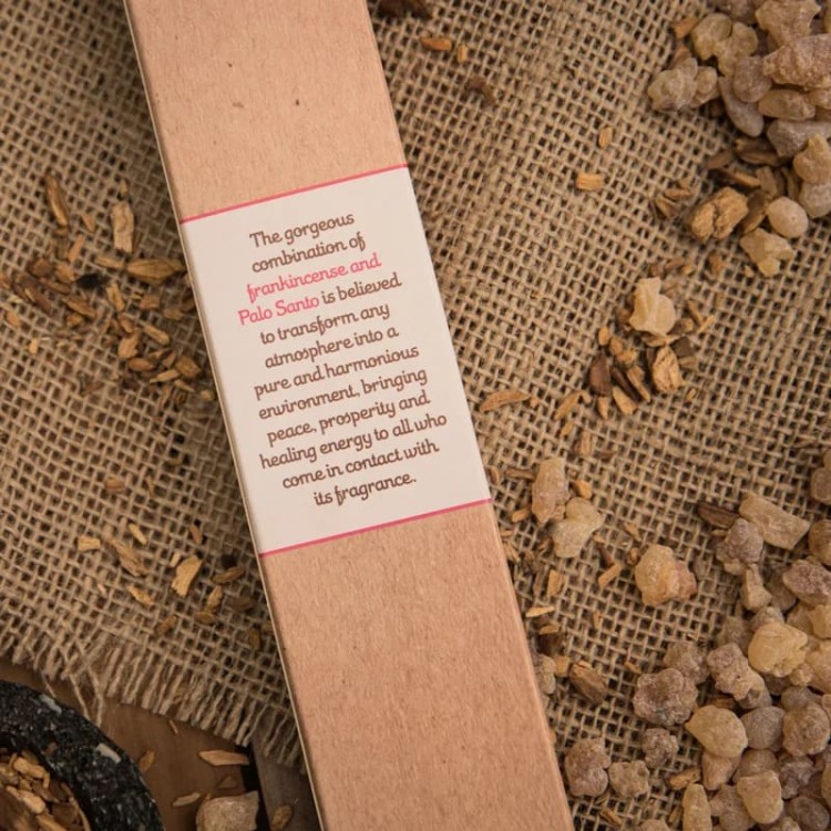 Sagrada Madre Palo Santo z Olibanum – 8 patyczków ręcznie robionych w Argentynie. 100% naturalne, z opadłych gałęzi. Czas palenia ok. 60 min. Oczyszcza, wspiera medytację, wprowadza spokój i duchową harmonię.