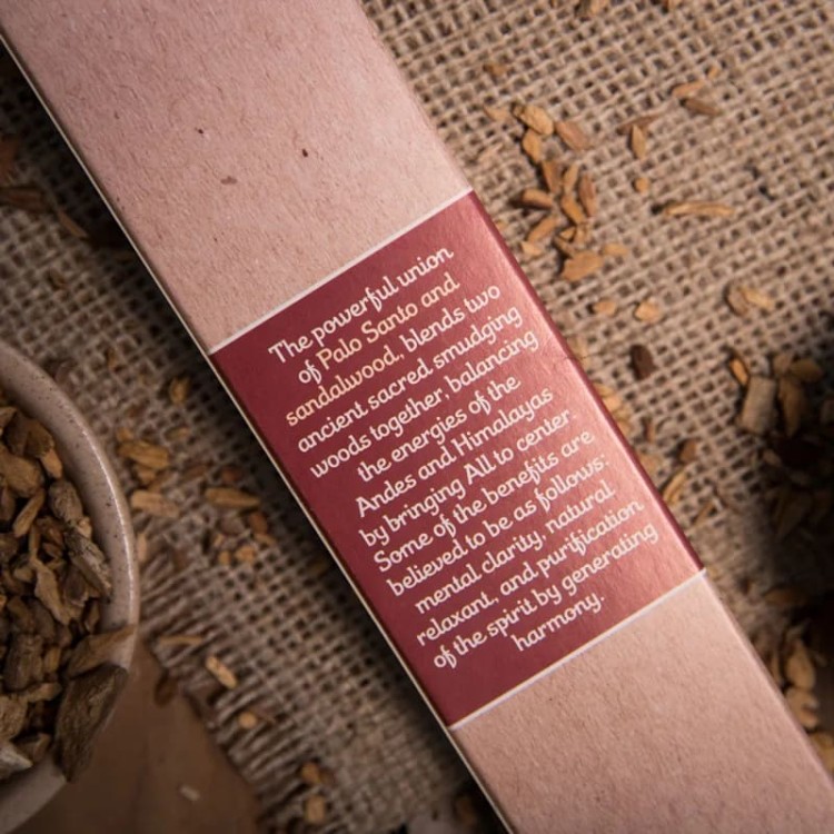 Sagrada Madre Palo Santo z Drzewem Sandałowym – 8 patyczków ręcznie robionych w Argentynie. 100% naturalne. Czas palenia ok. 60 min. Oczyszcza, uspokaja, wspiera medytację i harmonizuje przestrzeń.