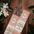 Sagrada Madre Palo Santo z Jaśminem – 8 patyczków ręcznie robionych w Argentynie. 100% naturalne. Czas palenia ok. 60 min. Oczyszcza aurę, relaksuje, wprowadza harmonię i otula przestrzeń ciepłym, kwiatowo-drzewnym aromatem.
