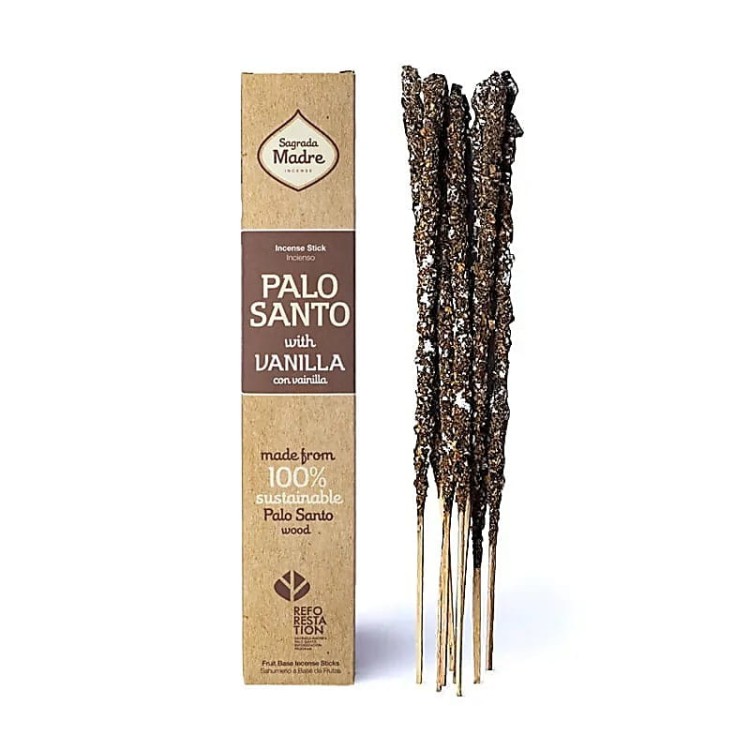 Sagrada Madre Palo Santo z Wanilią – 8 patyczków ręcznie robionych w Argentynie. 100% naturalne. Czas palenia ok. 60 min. Oczyszcza aurę, relaksuje i otula przestrzeń ciepłym, słodkim aromatem wanilii połączonej z drzewną nutą Palo Santo.