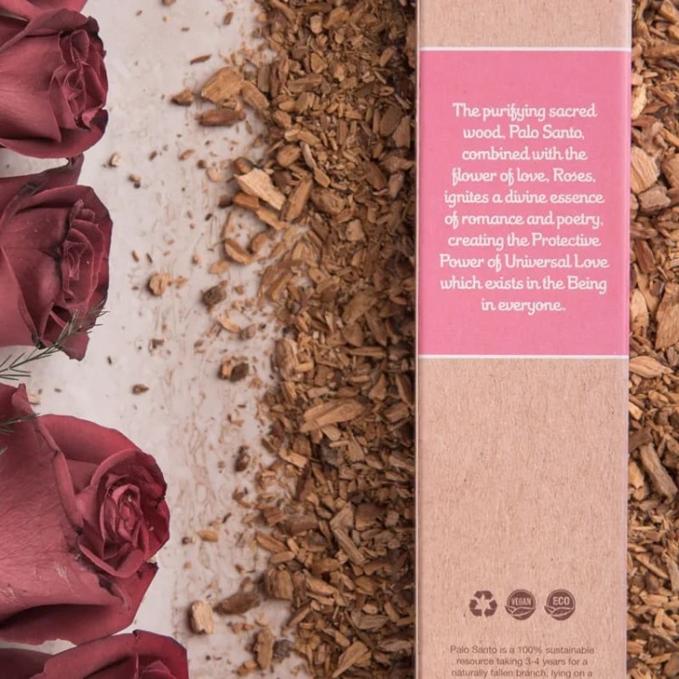 Sagrada Madre Palo Santo z Różą – 8 patyczków ręcznie robionych w Argentynie. 100% naturalne. Czas palenia ok. 60 min. Kwiatowy aromat róży i oczyszczająca moc Palo Santo wspierają miłość, harmonię i relaks, wypełniając przestrzeń ciepłym zapachem natury.