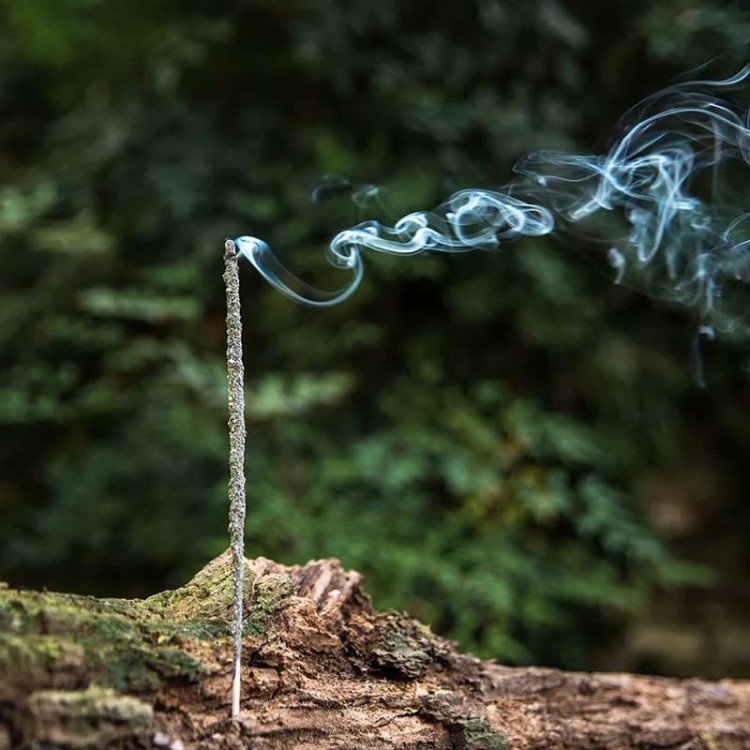 Ręcznie robione kadzidło Sagrada Madre Natural Copal – 8 patyczków z peruwiańskiej żywicy, oczyszczający aromat, idealne do medytacji i rytuałów.