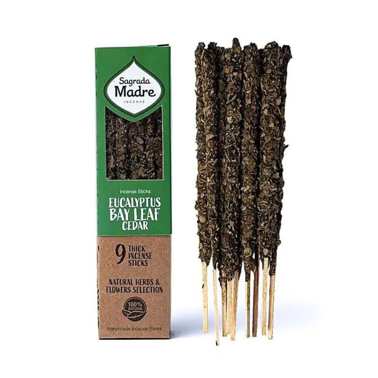 Sagrada Madre Naturalne Kadzidło Eukaliptusowe, Laurowe i Cedrowe – 9 patyczków ręcznie robionych, o świeżym i ziemistym aromacie, wspierających oddech, oczyszczanie i harmonię.