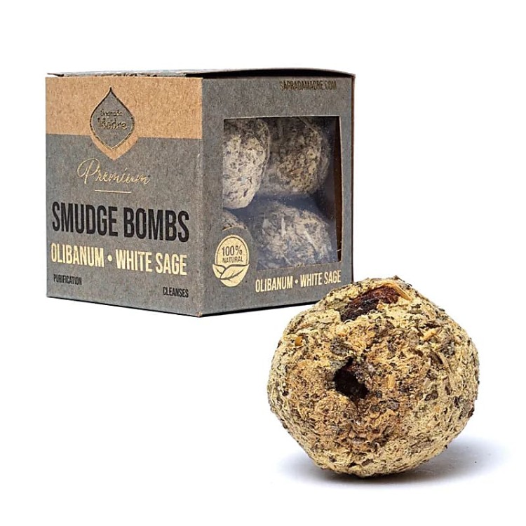 Sagrada Madre Premium Smudge Bombs – 8 sztuk naturalnych bomb z olibanum i białą szałwią. Ręcznie robione w Argentynie, 100% naturalne, Fair Trade. Oczyszczają energię, wspierają spokój i harmonię w medytacjach i rytuałach.