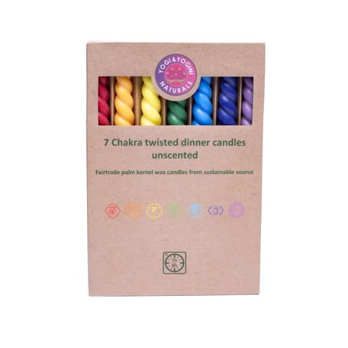 Zestaw 7 skręconych świeczek obiadowych Twisted Chakra z wosku palmowego RSPO. Każda w kolorze innej czakry. Ręcznie robione w Indonezji, Fair Trade, czas palenia 8 h, bezzapachowe, ekologiczne opakowanie z recyklingu.
