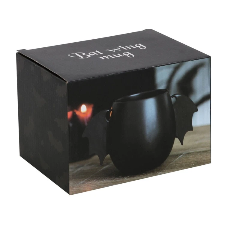 Czarny ceramiczny kubek z uchwytem w kształcie skrzydeł nietoperza, pojemność 300 ml, w gotyckim stylu.