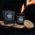 Świeca „Midnight Moon” o zapachu bergamotki i neroli w czarnym szkle z korkowym wieczkiem. Czas palenia ok. 21 h. Elegancka, gotycka, część kolekcji Midnight Rituals – idealna do relaksu i nastrojowych rytuałów.
