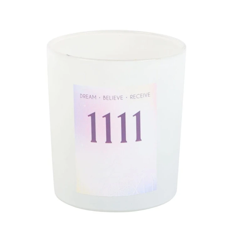 Opalite Angel Crystal Candle zapalona – magiczna świeca do manifestacji