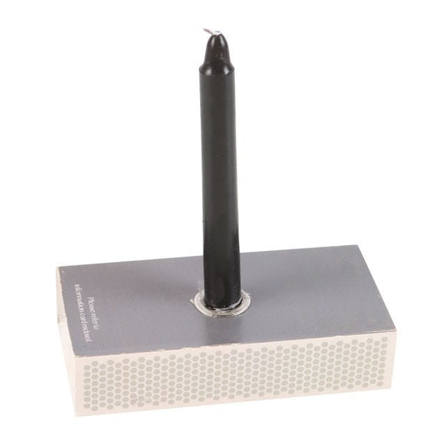 Zestaw „Protection Spell” w otoczeniu kryształów i białej szałwii – ołtarz ochronny.