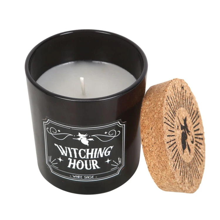 Świeca zapachowa „Witching Hour” w czarnym szkle, aromat białej szałwii, eleganckie gotyckie wzory, czas palenia 21h.