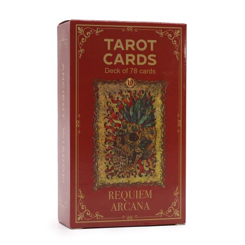 Karty Tarota Requiem Arcana – 78 gotyckich kart autorstwa Very Petruk, inspirowanych symboliką śmierci, odrodzenia i przemiany. Mroczne ilustracje, przewodnik w języku angielskim, eleganckie kolekcjonerskie pudełko.