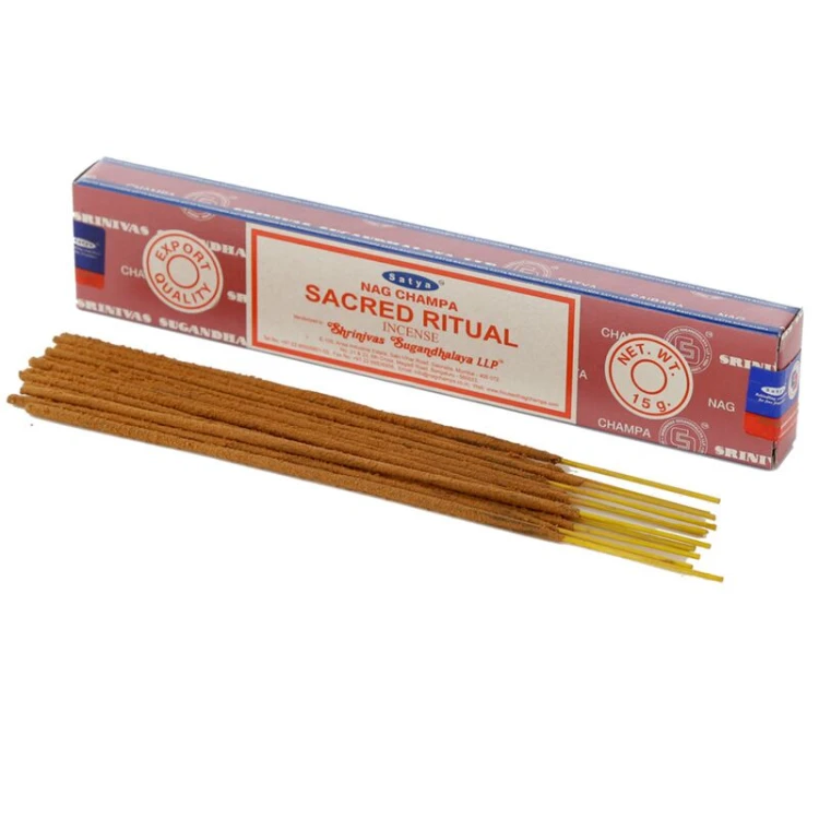 Kadzidełka Satya Sacred Ritual 15g – mistyczny aromat ziół, korzeni i żywic. Ręcznie robione w Indiach, idealne do rytuałów, medytacji, modlitwy i duchowego oczyszczenia, tworzące atmosferę skupienia i świętości.