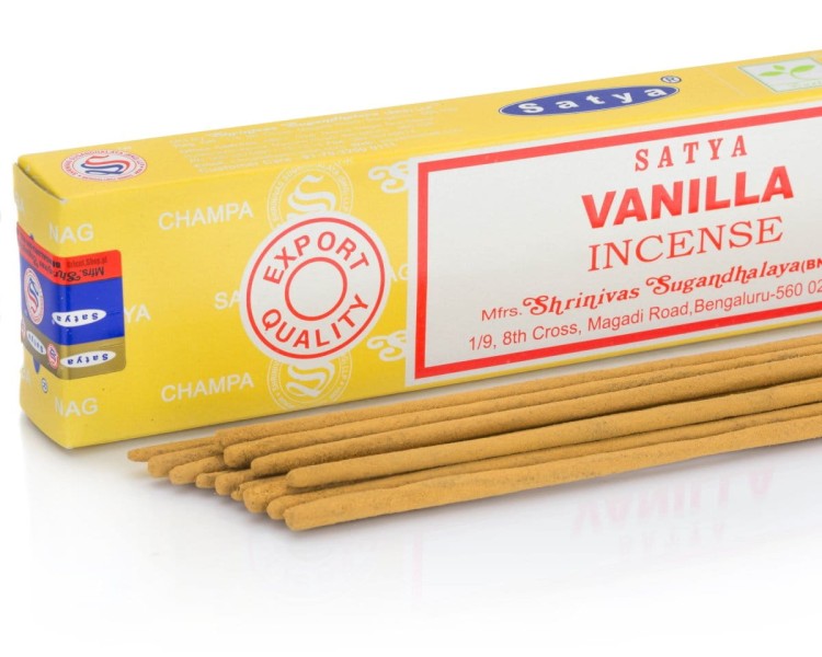Kadzidełka Satya Nag Champa Vanilla 15g – słodki, kremowy aromat wanilii z nutami sandałowca, ręcznie robione w Indiach. Idealne do medytacji, relaksu, rytuałów i aromatyzacji wnętrz.