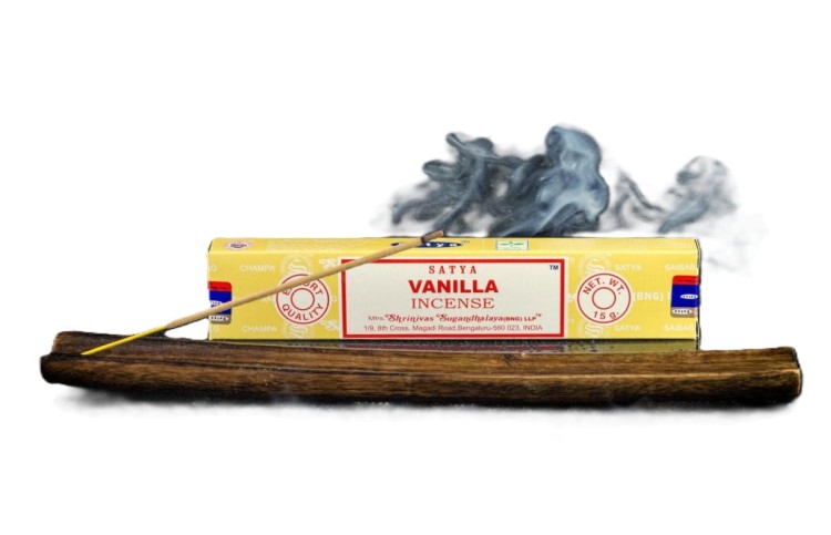 Kadzidełka Satya Nag Champa Vanilla 15g – słodki, kremowy aromat wanilii z nutami sandałowca, ręcznie robione w Indiach. Idealne do medytacji, relaksu, rytuałów i aromatyzacji wnętrz.