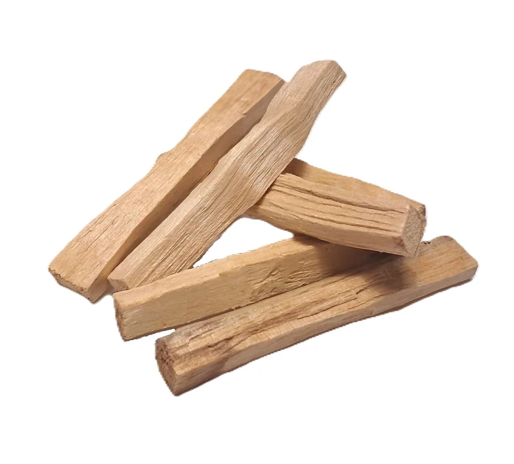 Palo Santo Premium z Peru – naturalne drewienko oczyszczające aurę i przestrzeń. Słodko-drzewny zapach, idealne do medytacji, rytuałów i relaksu.
