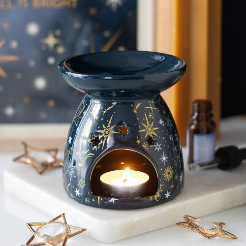 Kominek do olejków i wosków „Celestial Starry Night” – ceramiczny, z motywem gwiazd i konstelacji. Idealny na prezent i do codziennej aromaterapii.