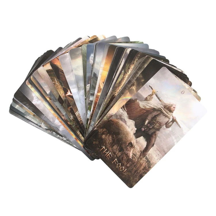 Runic Tarot – talia inspirowana mitologią nordycką i energią run. 78 kart i przewodnik 160 stron autorstwa Jacka Sephirotha i Jaymi Elford.