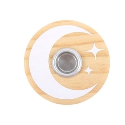 Drewniany świecznik z Księżycem na świeczki z serii Magic Spell. Naturalny, prosty design idealny do świątecznych aranżacji i codziennego wystroju wnętrza.