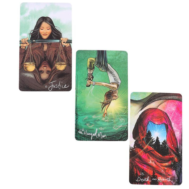 Karty The Light Seer’s Tarot – trzy karty: Justice, Hanged Man, Death &amp; Rebirth