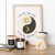 estaw świec Yin Yang, świeca Yang coconut i świeca Yin Black Oud w rytualnej aranżacji