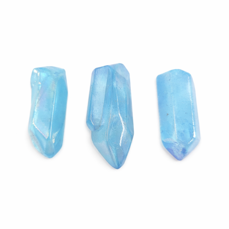 Duży kryształ aury niebieskiej o harmonizującej i uspokajającej energii.