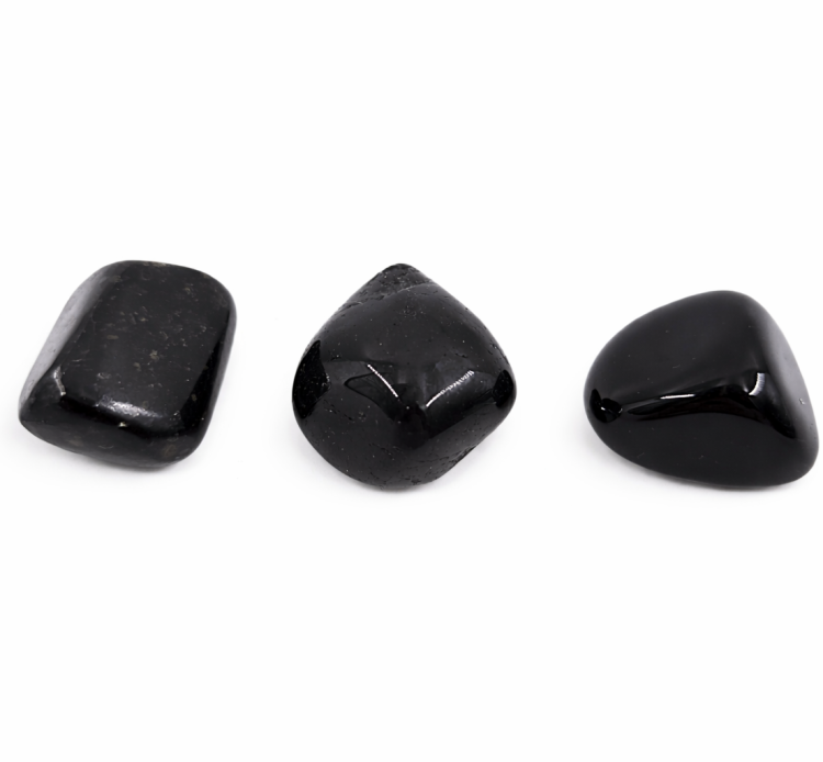 Bębnowany turmalin o ochronnej i stabilizującej energii.