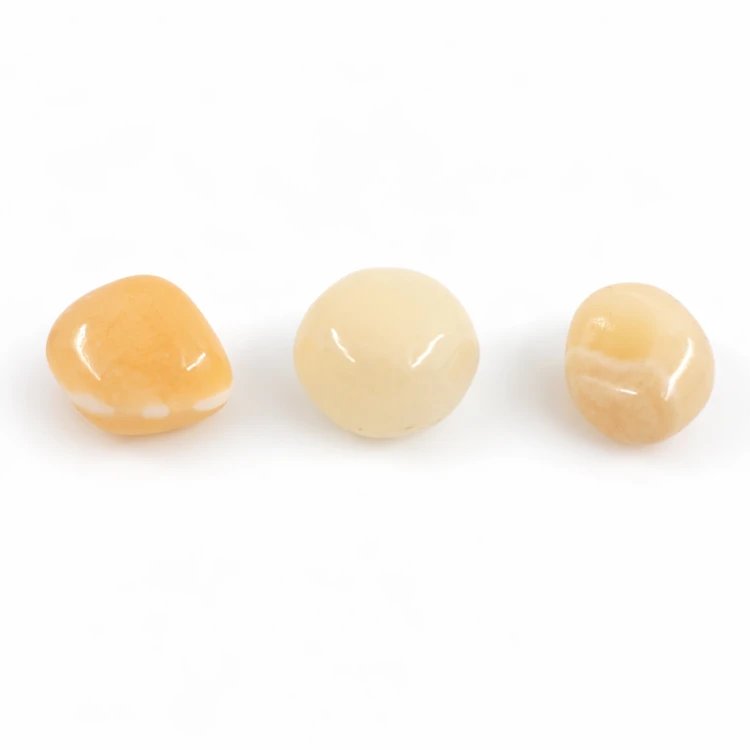 Polerowany kalcyt żółty o ciepłej, energetyzującej wibracji radości i jasności umysłu.