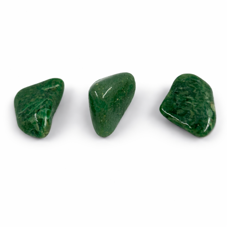 Bębnowany chalcedon zielony – kamień harmonii serca i spokojnej regeneracji o kojącej energii.