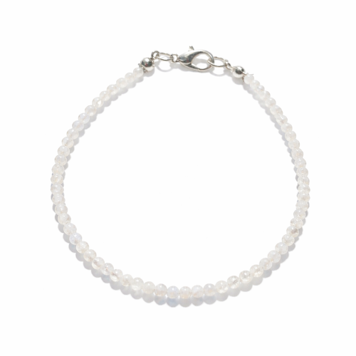 Bransoletka z kamienia księżycowego, ręcznie wykonana w Polsce. Symbol intuicji, kobiecości i ochrony. Wzmacnia wewnętrzną harmonię, łagodzi emocje i wspiera rozwój duchowy.