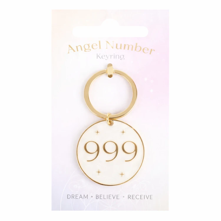 Brelok z liczbą anielską 999 – symbol duchowego odrodzenia i transformacji
