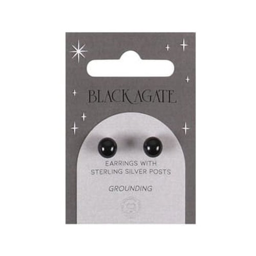 Kolczyki z naturalnego czarnego agatu na srebrnych sztyftach próby 925 – symbol uziemienia, stabilności i ochrony. Eleganckie i klasyczne, wspierają równowagę emocjonalną oraz poczucie bezpieczeństwa w codziennym życiu.