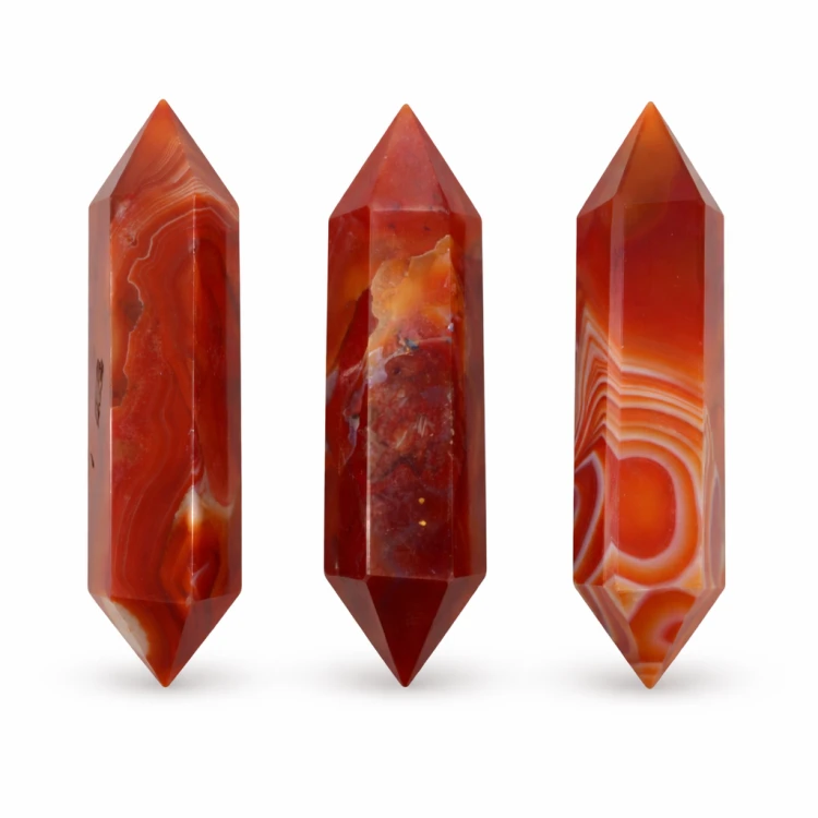 Karneol w formie podwójnego szpica 10–12 cm o silnym, motywującym charakterze energetycznym