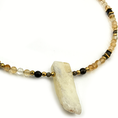 naszyjnik kamienie naturalne kryształ surowy amulet ochrony i bogactwa 43 cm biżuteria energetyczna strefa 3