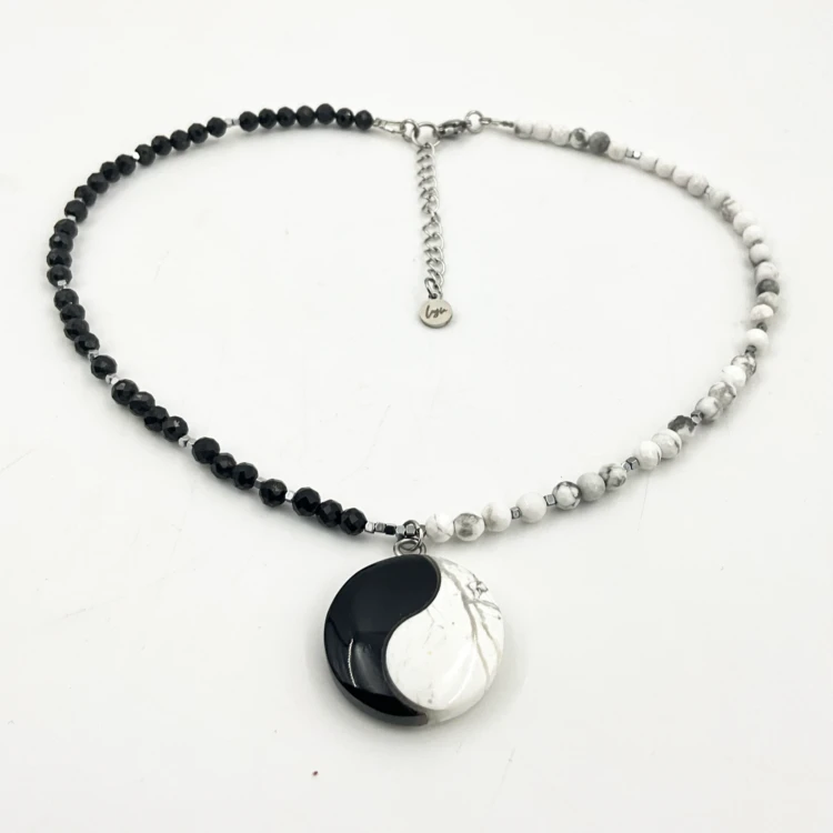 naszyjnik howlit turmalin yin yang amulet równowagi ochrona spokojny sen biżuteria ezoteryczna strefa 3