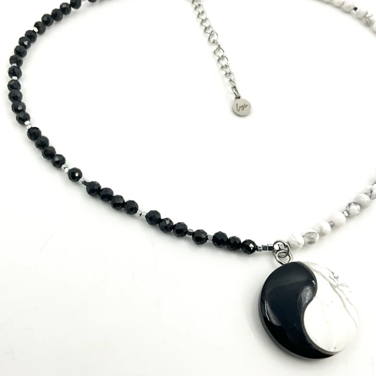 naszyjnik howlit turmalin yin yang amulet równowagi ochrona spokojny sen biżuteria ezoteryczna strefa 3