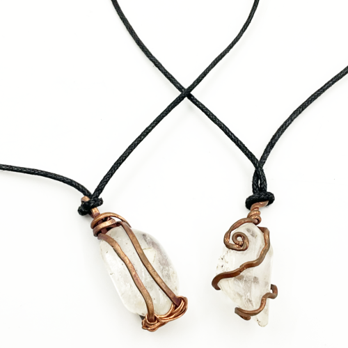 naszyjnik z kryształem górskim w miedzi amulet ochrony wysokich wibracji i harmonii