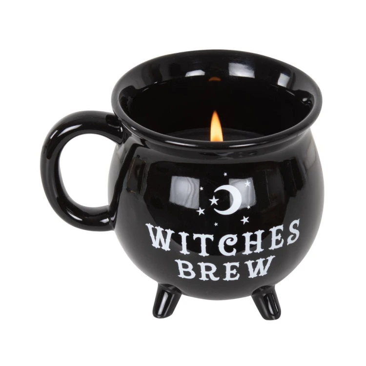 Świeca „Witches Brew Cauldron Mug Candle” – kociołek czarownicy, ziołowy aromat, 100% wosk sojowy. Czas palenia 35h. Magia i praktyczność w jednym.